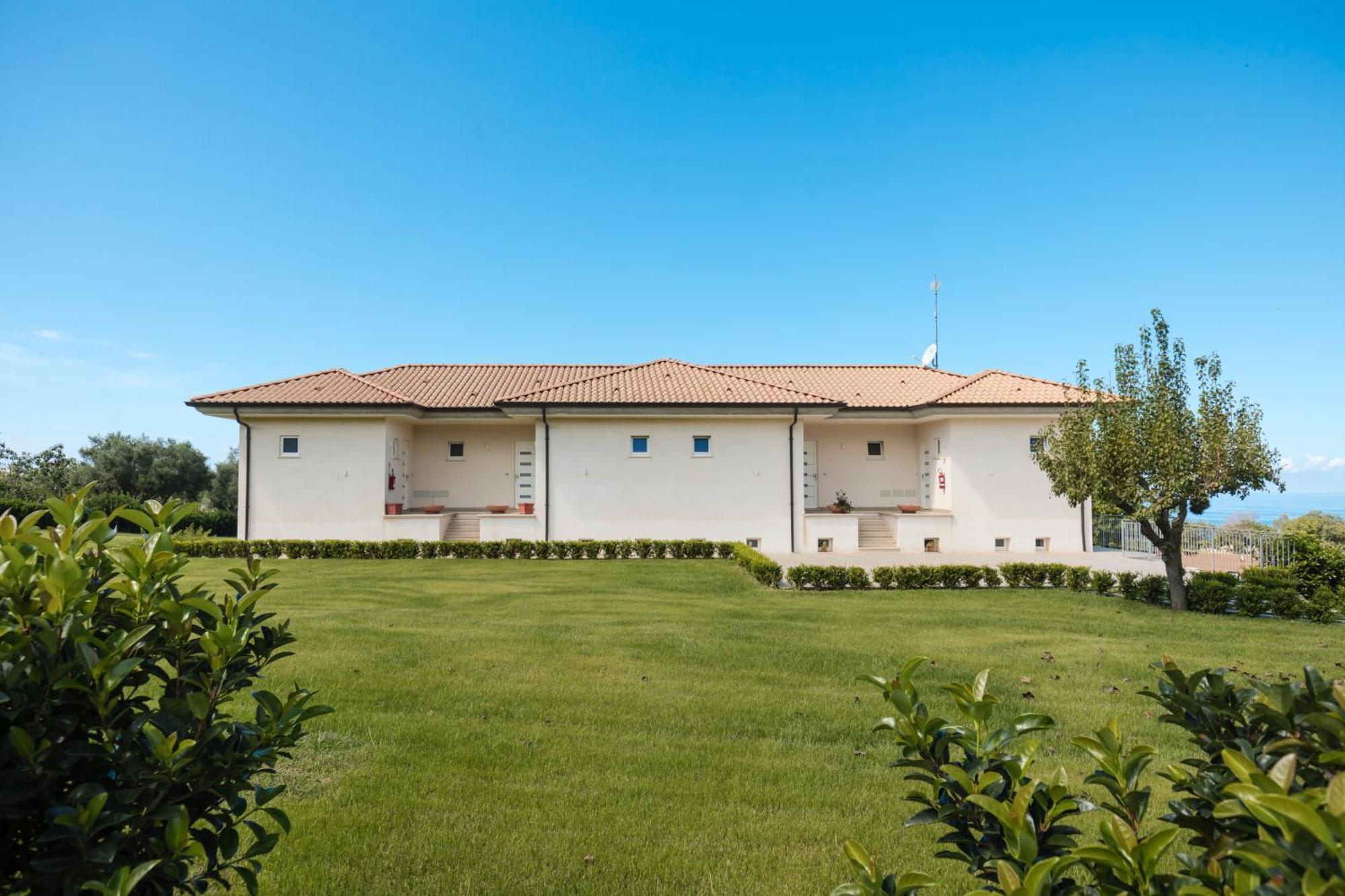 Villa Eirene Ricadi Exteriör bild